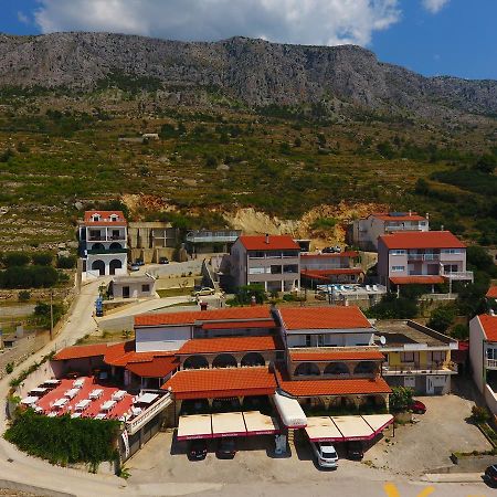 Villa Ljetni San Omis Bagian luar foto
