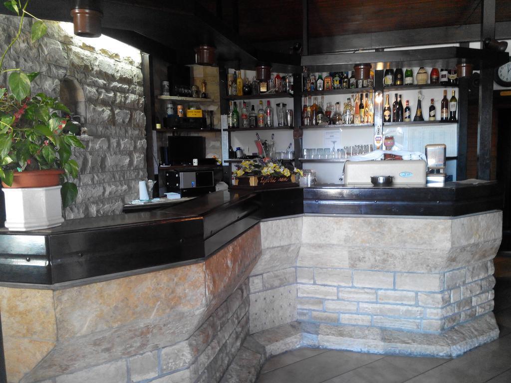 Villa Ljetni San Omis Bagian luar foto