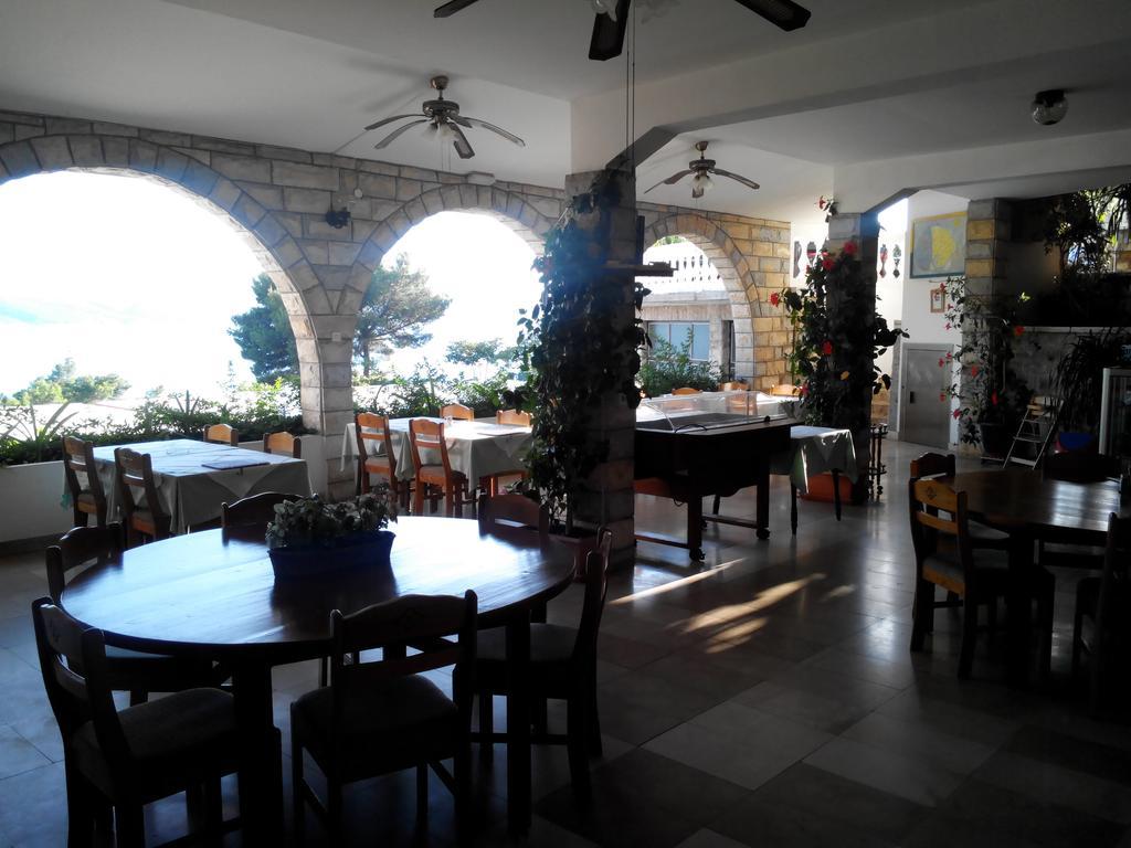 Villa Ljetni San Omis Bagian luar foto