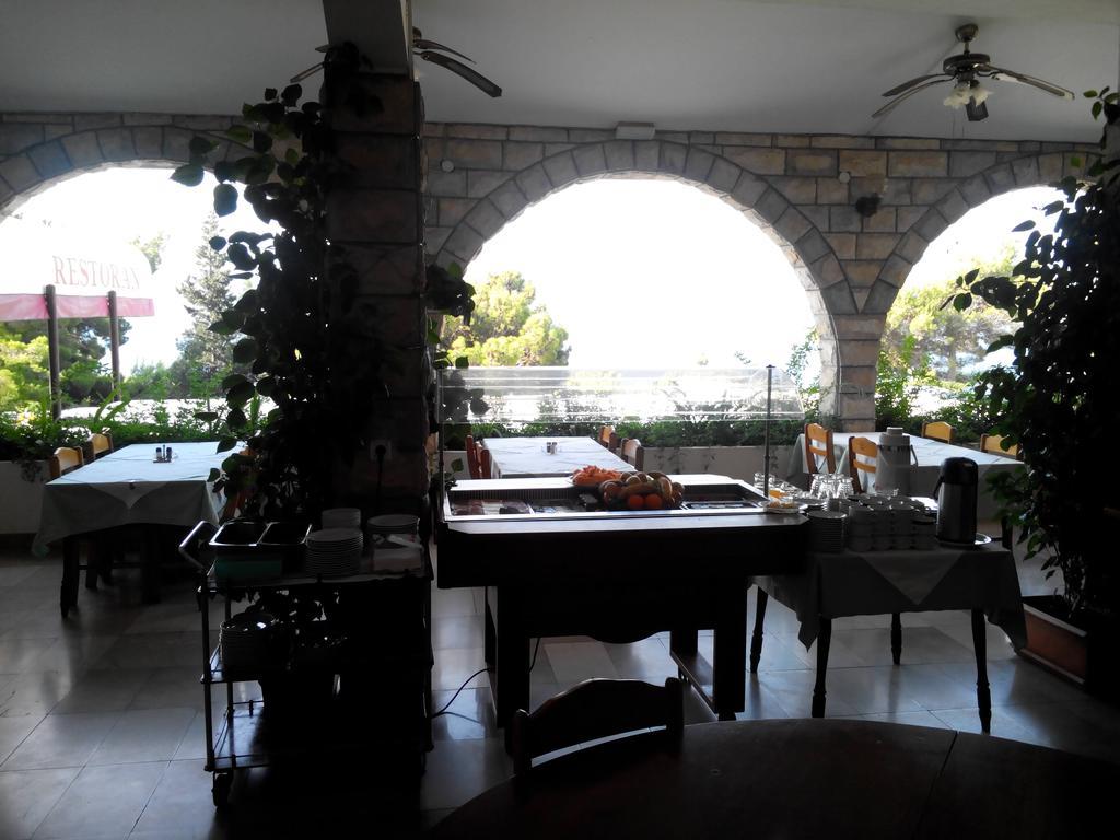Villa Ljetni San Omis Bagian luar foto