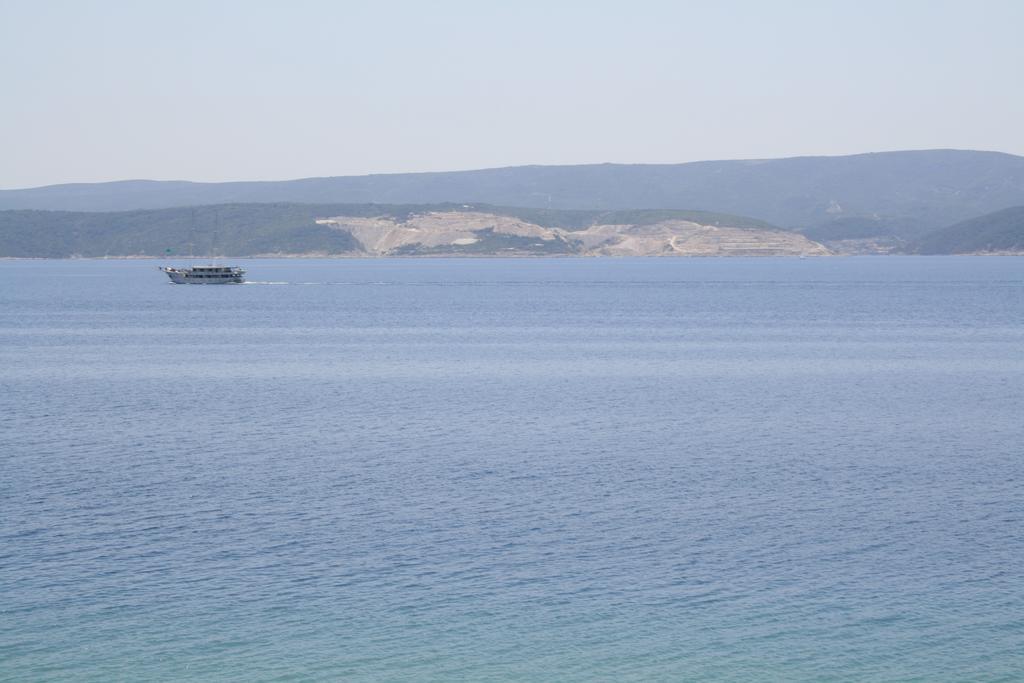 Villa Ljetni San Omis Bagian luar foto