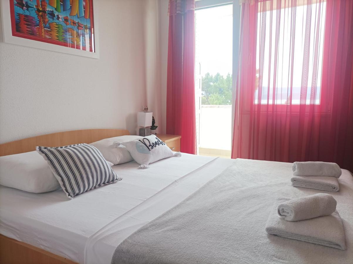 Villa Ljetni San Omis Bagian luar foto