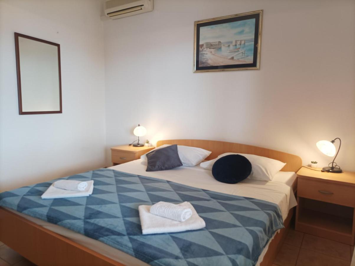 Villa Ljetni San Omis Bagian luar foto