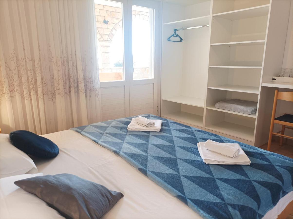 Villa Ljetni San Omis Bagian luar foto