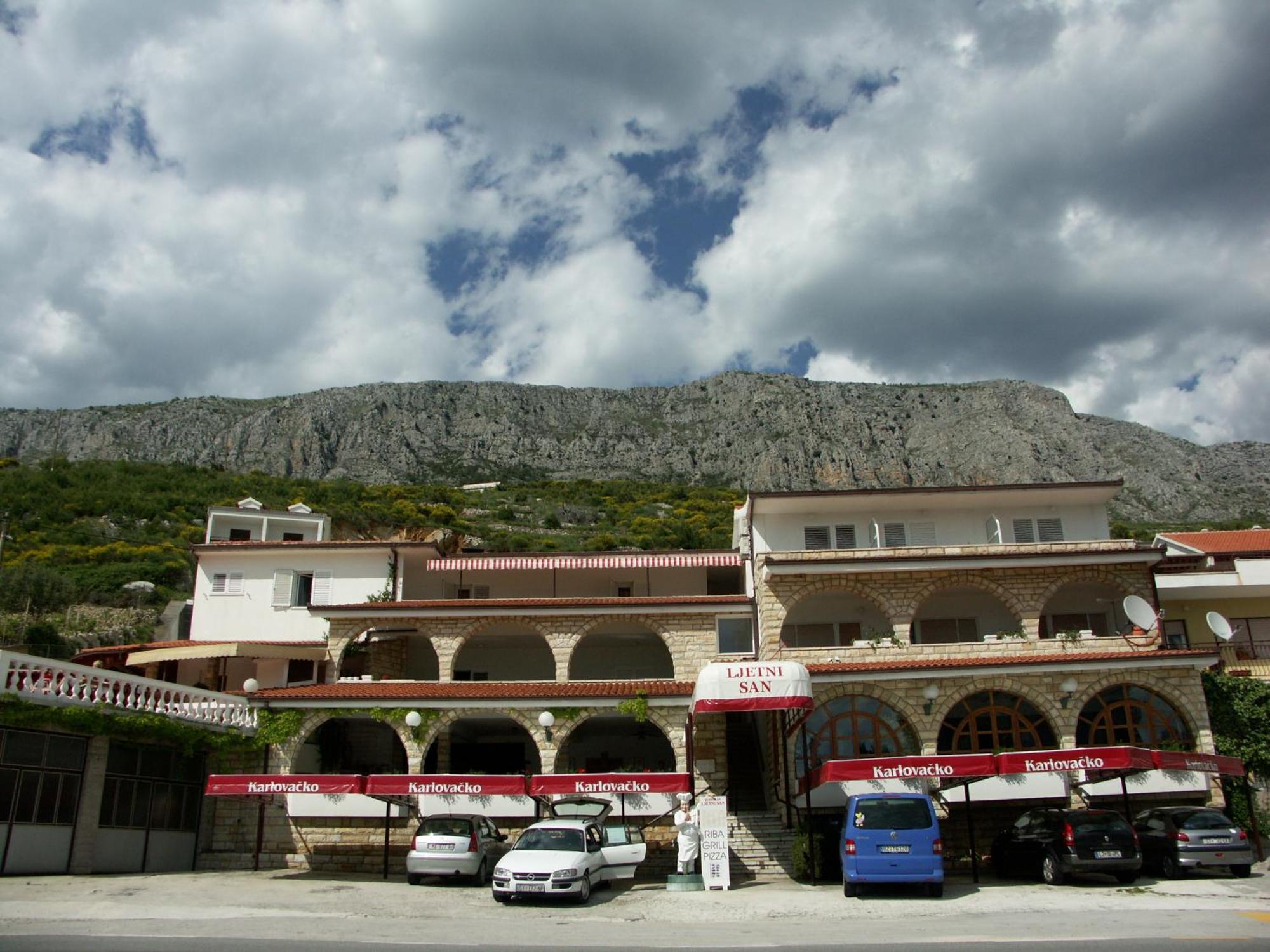 Villa Ljetni San Omis Bagian luar foto