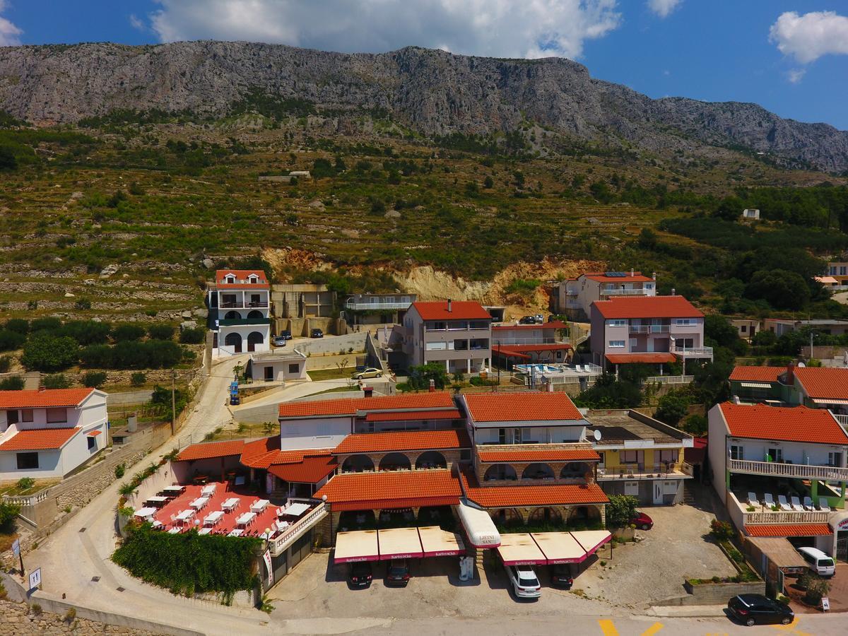 Villa Ljetni San Omis Bagian luar foto