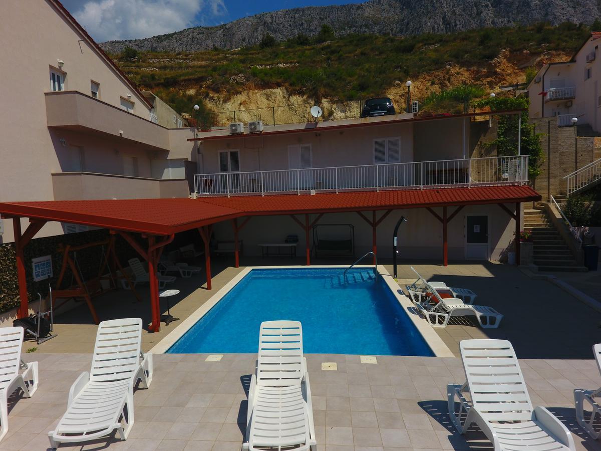 Villa Ljetni San Omis Bagian luar foto
